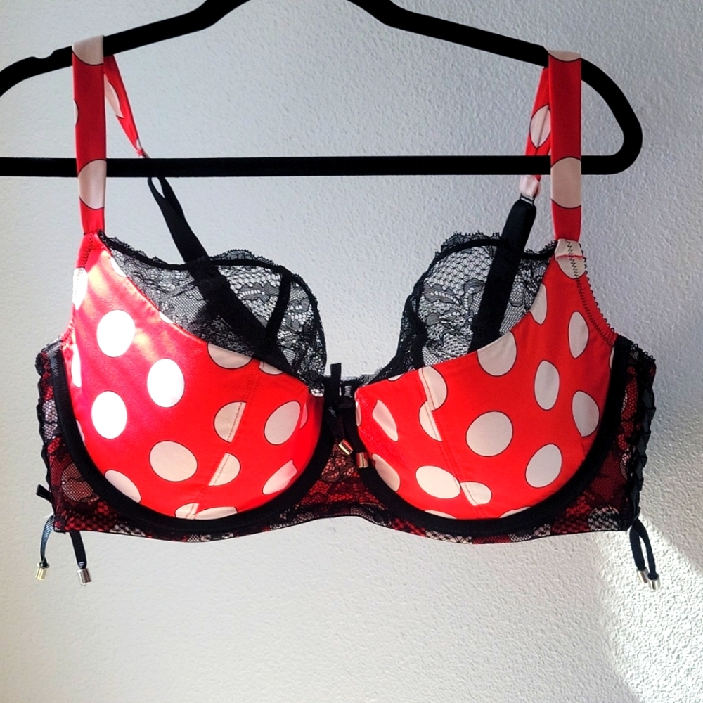 Cacique Seriously Sexy Red Polka Dot Black Lace Fench Cut 44D Bra